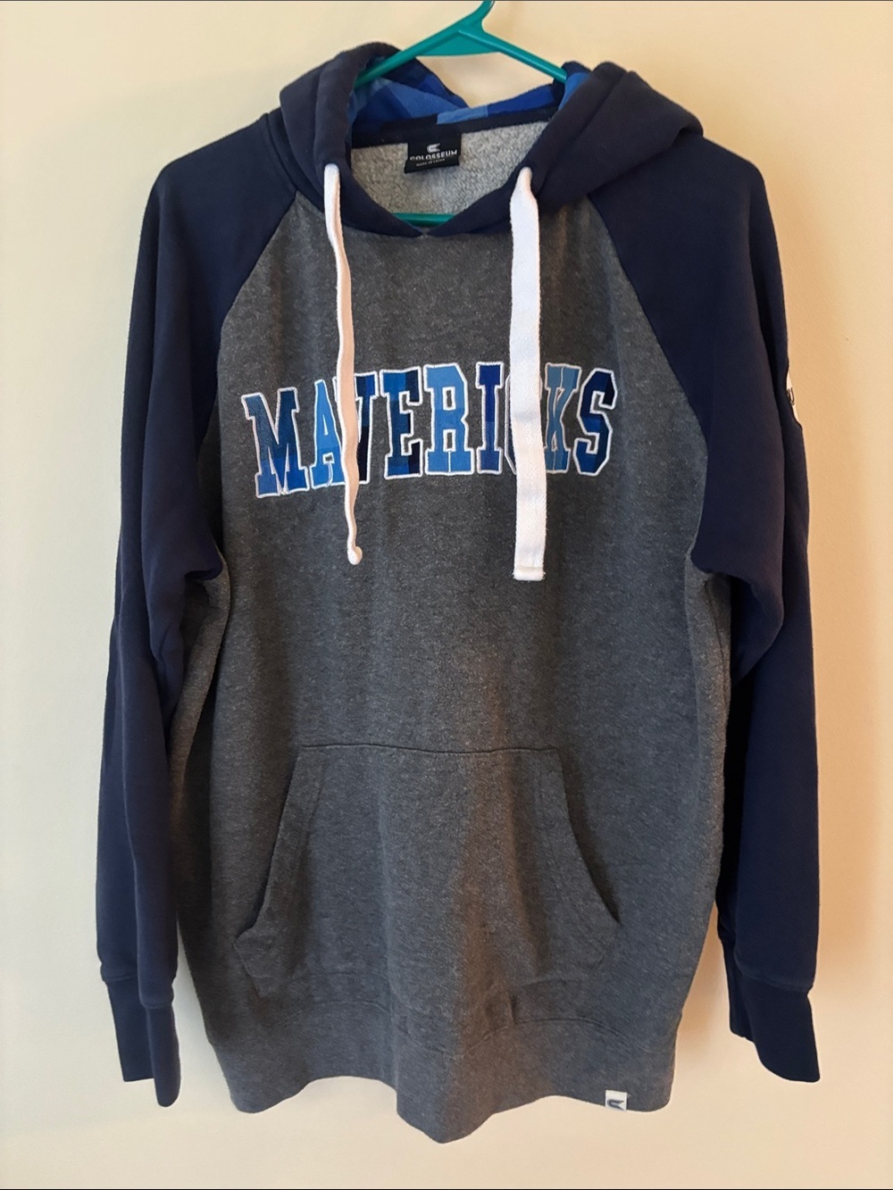 Colosseum Kansas City Mavericks Navy and Gray Hooded Pullover